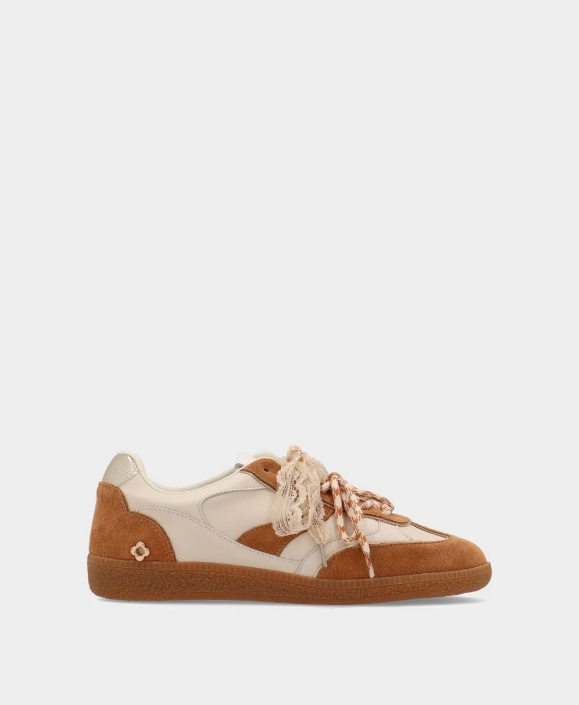 Noa Harmon 10 Sneakers